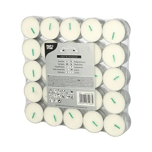 Eine Packung mit 50 weißen PAPSTAR Teelichten (100% Stearin, Ø 37,2 mm, 15,5 mm) der PAPSTAR GmbH - geordnet in fünf Zehnerreihen und in Kunststoff verpackt mit mehrsprachigen Etiketten und Hinweisen auf der Vorderseite.
