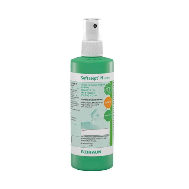 Eine Flasche B. Braun Softasept® N Hautdesinfektionsmittel, gefärbt von B. Braun Deutschland GmbH & Co. KG, ist ein grün viruzides Desinfektionsspray zur effektiven Hautdesinfektion. Die Flasche enthält eine Sprühdüse und Etiketten mit Text und Symbolen in mehreren Sprachen.