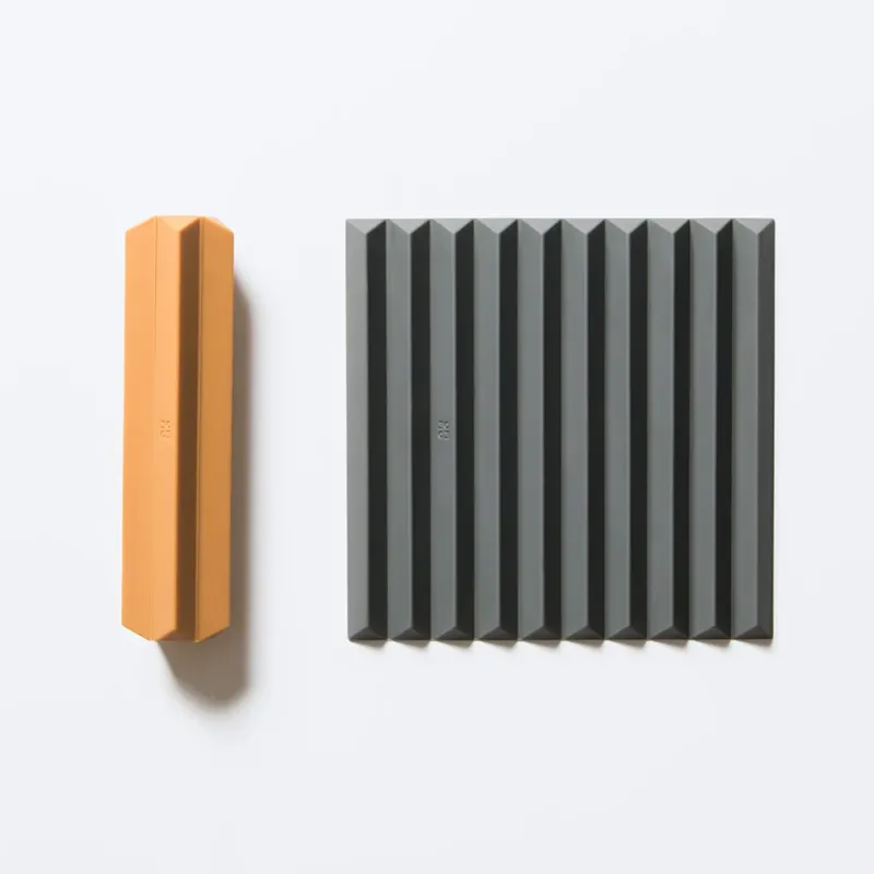 FLIP | faltbarer TOPFUNTERSETZER | Shane Schneck | Ommo