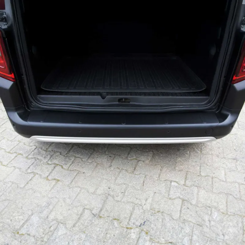 Ladekantenschutz für Peugeot Partner Tepee / Citroen Berlingo 2008-2018 schwarz