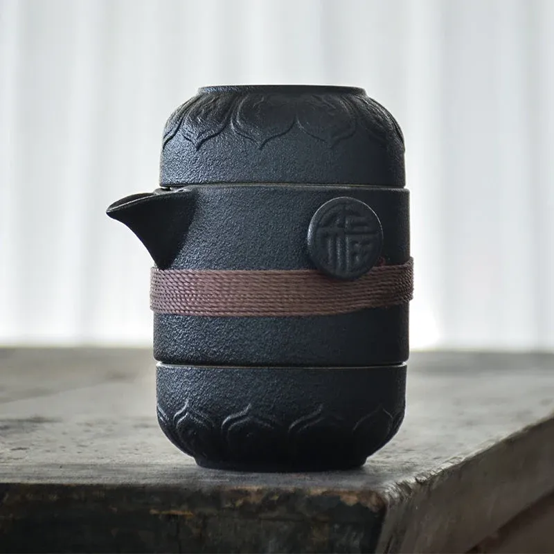 Elegant Ceramic Vintage Travel Teapot - Image 0